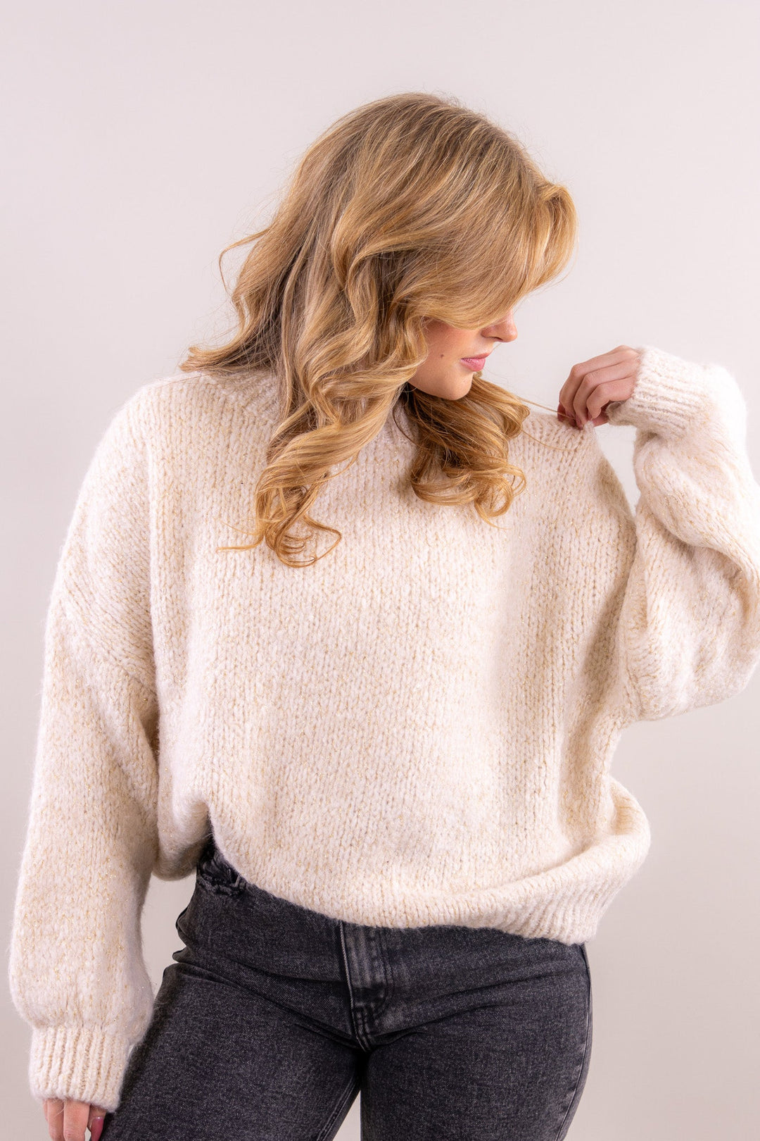 Leah's comfy knit sparkling